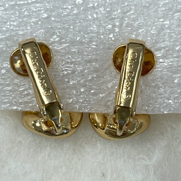 Christian Dior Vintage Crystal & Enamel Chain Link Clip-On Earrings - Preowned - Picture 4 of 6